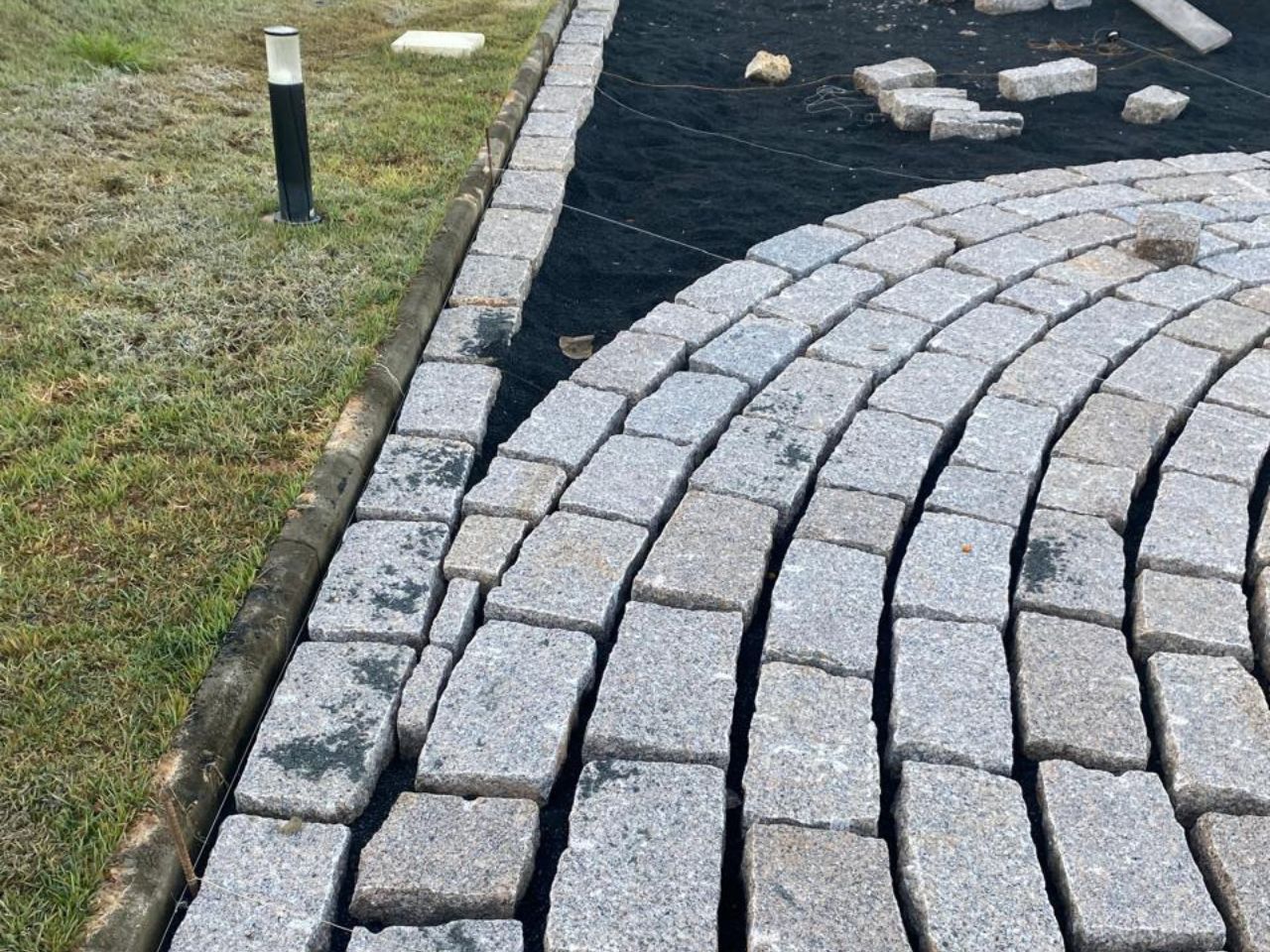 calçamento de pedras folheta